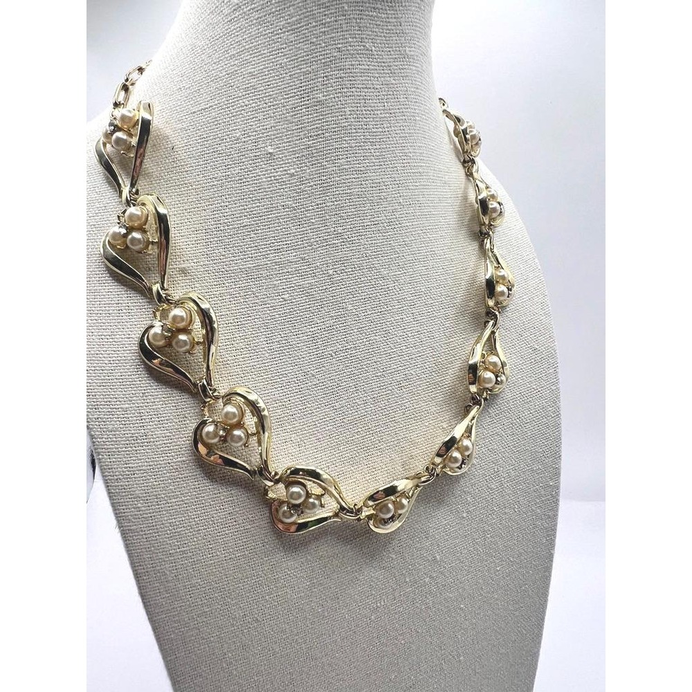 Vintage Coro Heart Necklace‎ Faux Pearls Gold Tone 16" Romantic Classic